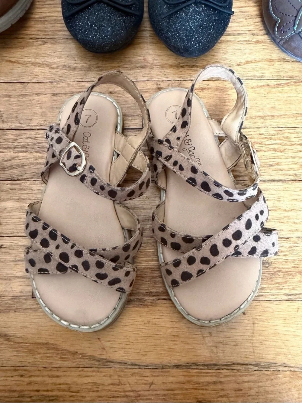 Girls size 7 shoes